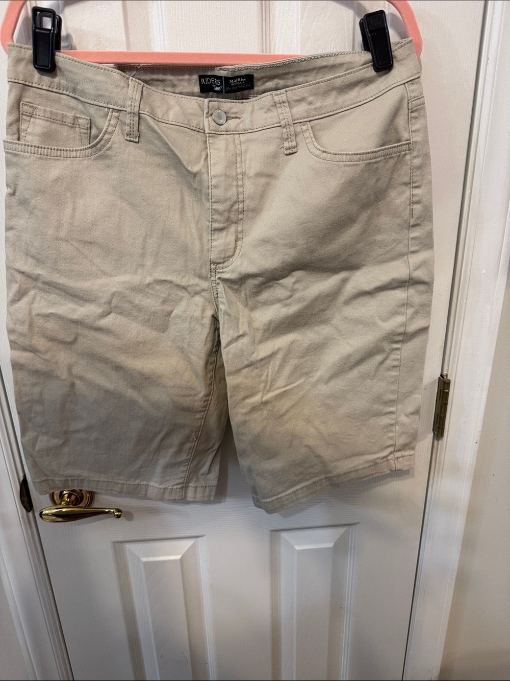 Riders by Lee Women’s Tan Flat Front Shorts